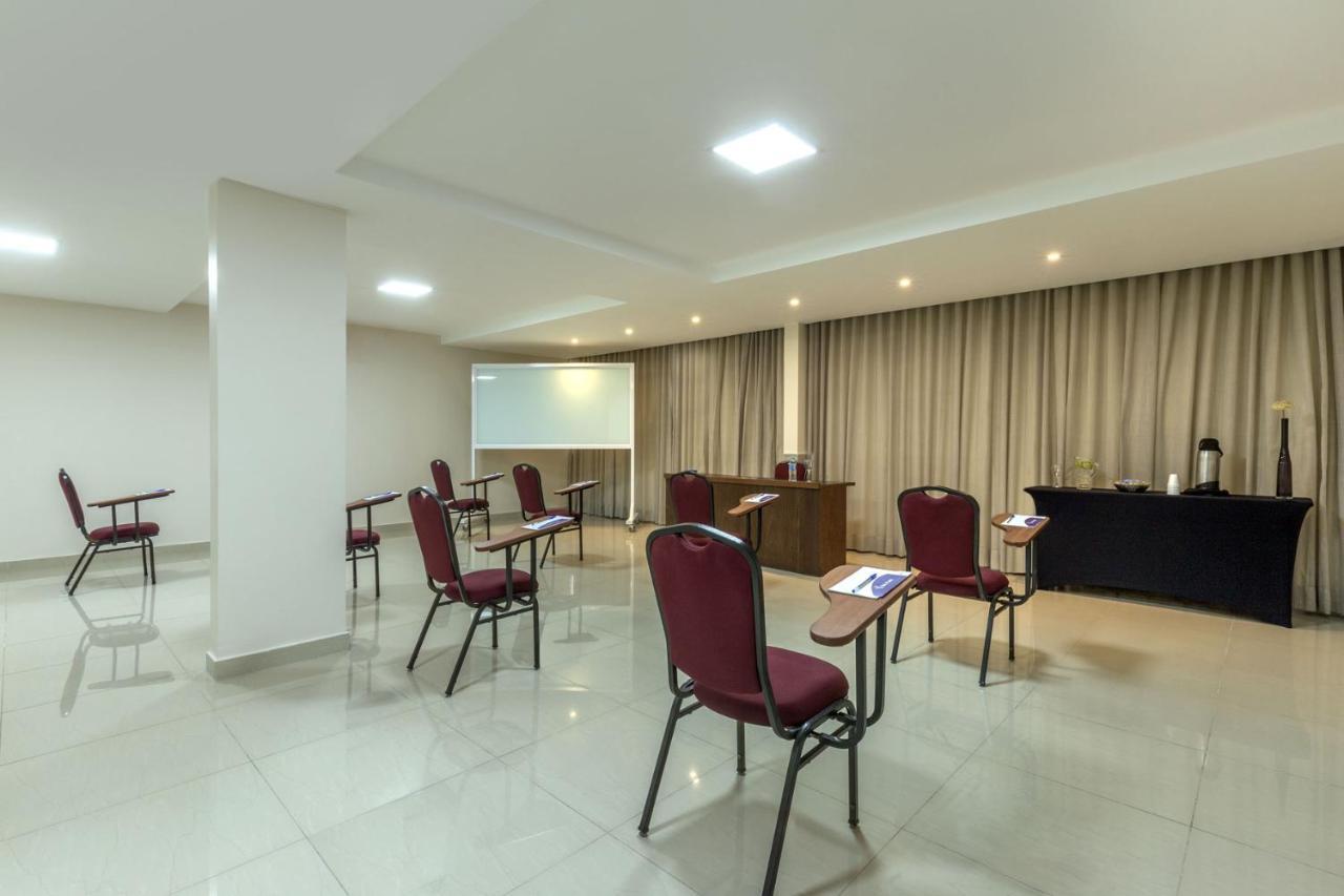 Sia Park Executive Hotel Candangolandia Экстерьер фото